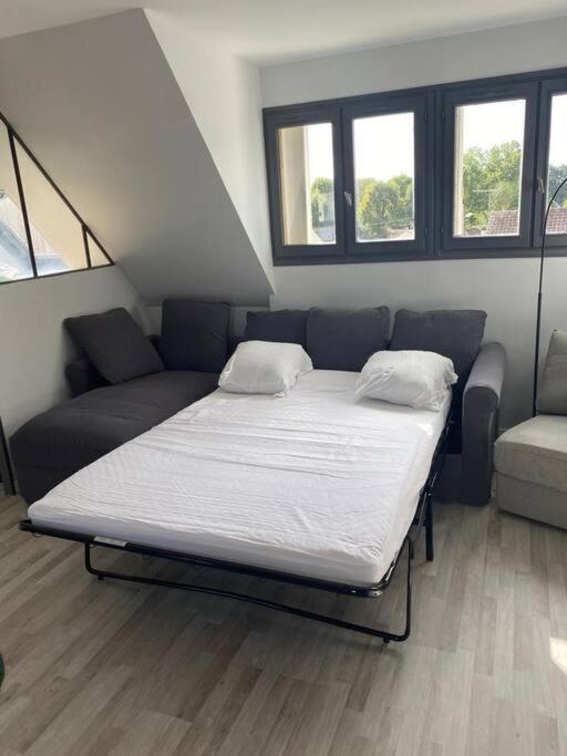 Magnifique Studio De Charme Evreux Bagian luar foto